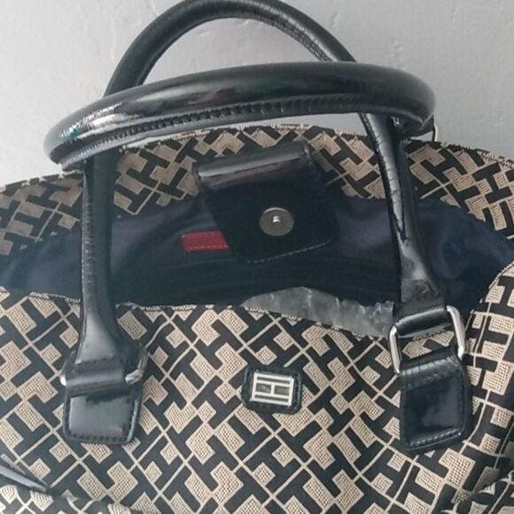 Tommy Hilfiger Tote - Picture 6 of 12